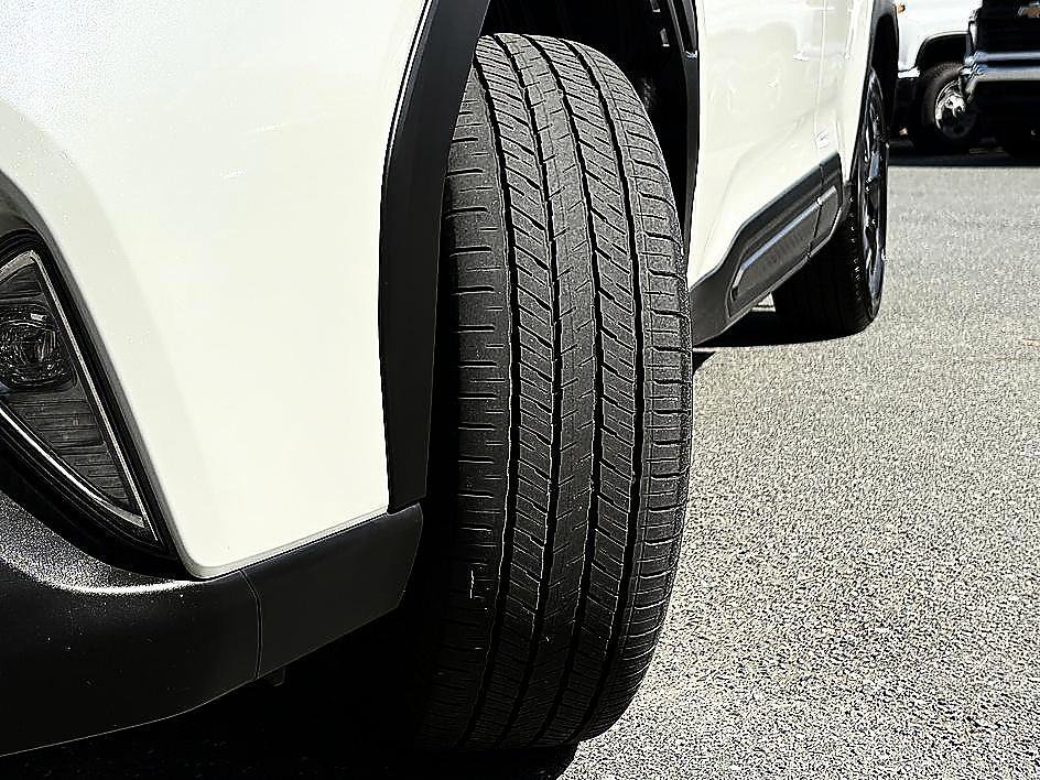 Used 2025 Crystal White Pearl Subaru Premium image 28