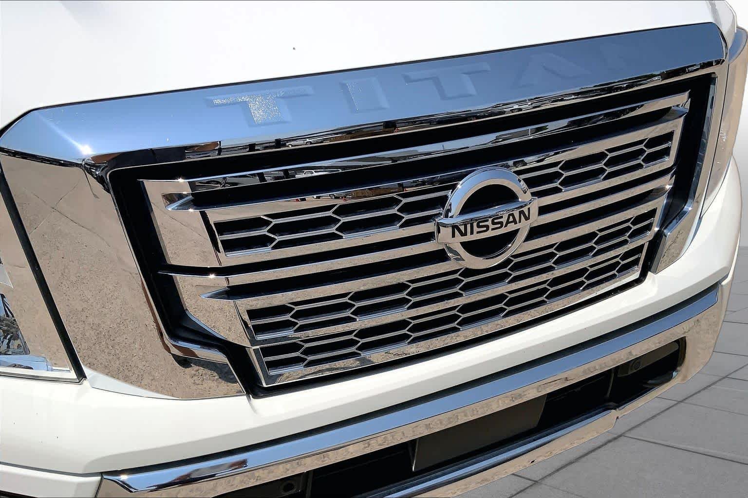 Used 2021 Glacier White Nissan SV image 30
