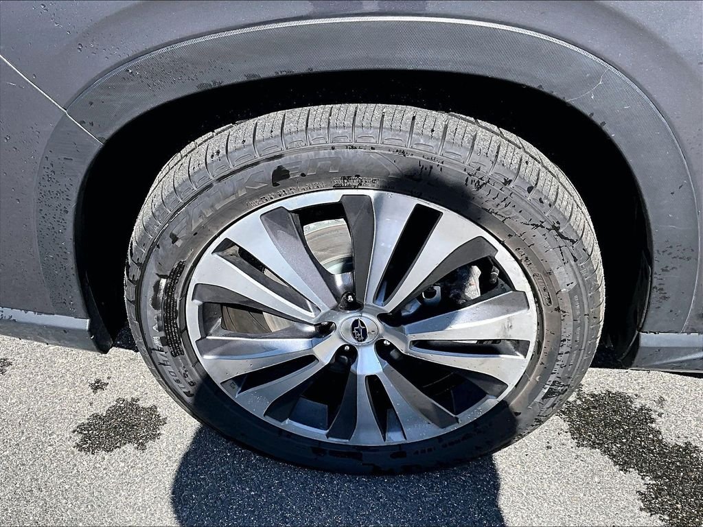 Used 2022 Magnetite Gray Metallic Subaru Limited image 7