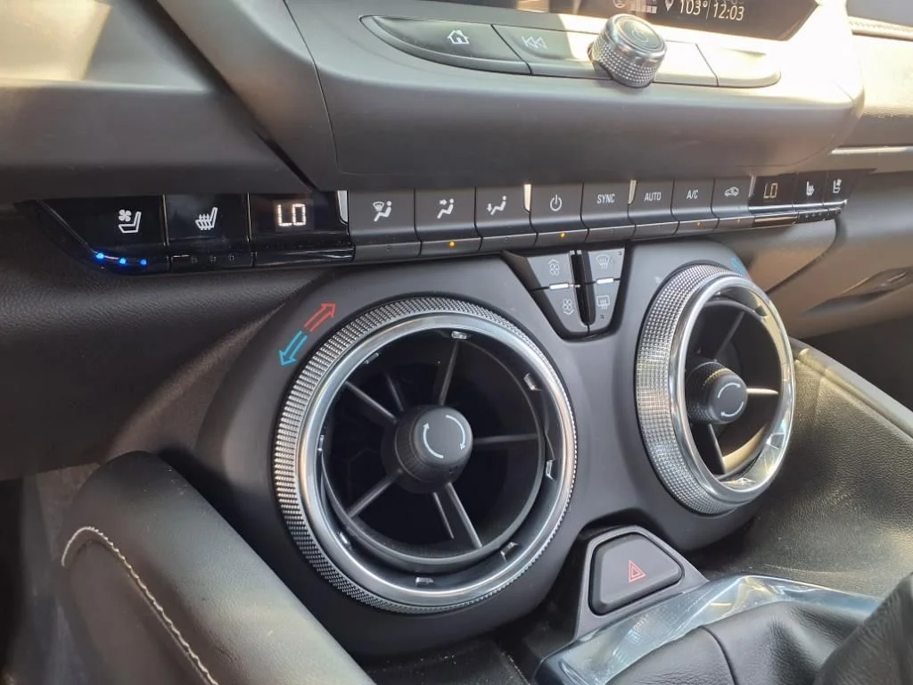 2021 Chevrolet Camaro 3LT - Photo 15