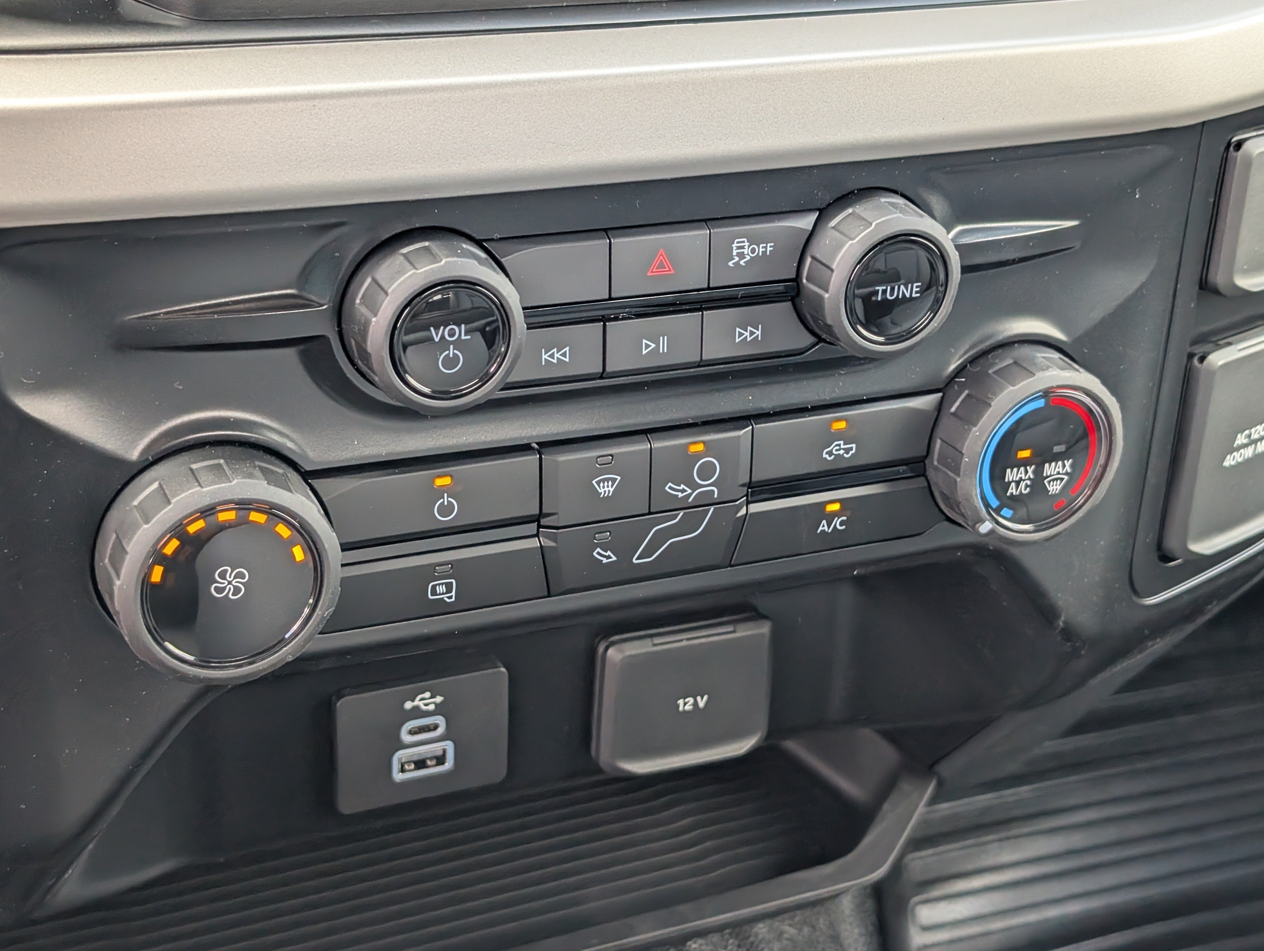 New 2026 Oxford White FORD F-350® XL image 28