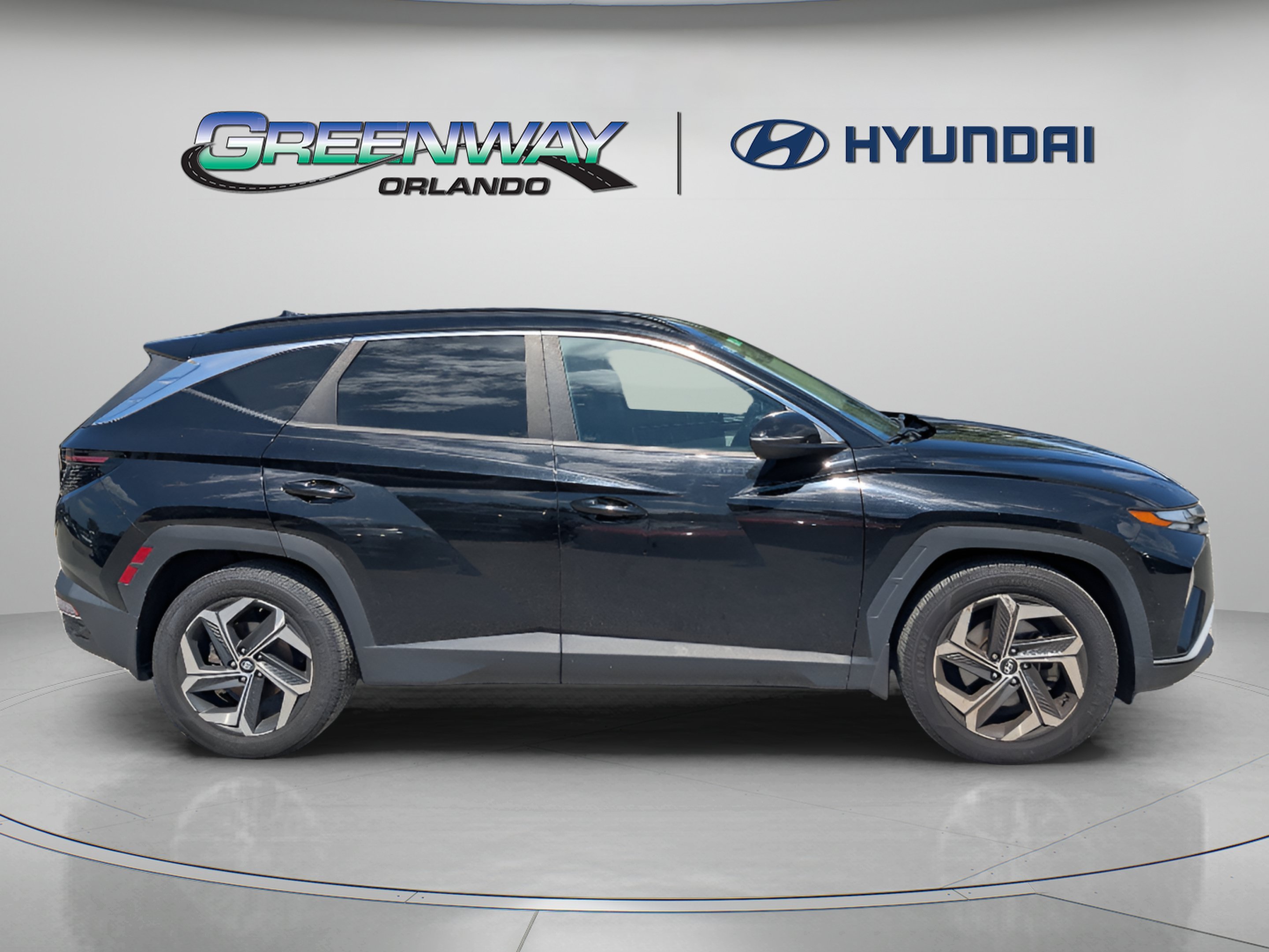 Used 2022 Phantom Black Hyundai SEL image 9