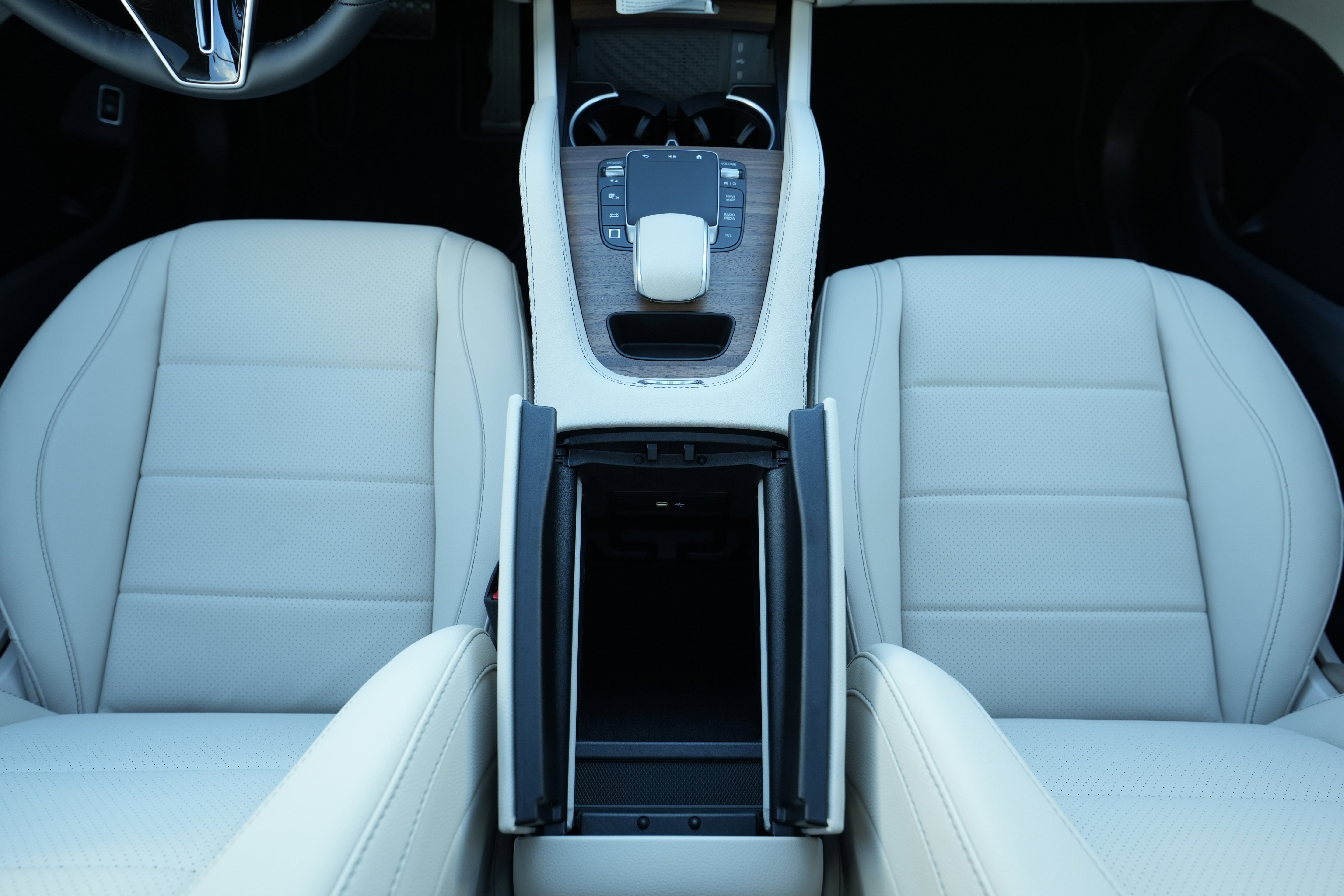 Used 2026 Polar White Mercedes-Benz GLE 350 image 31