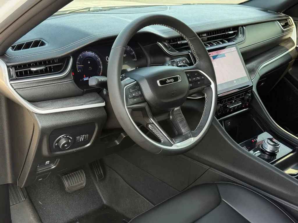 Used 2024 White Jeep Limited image 10
