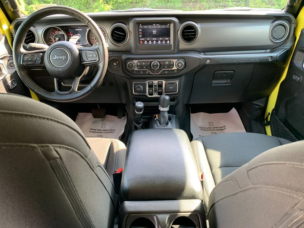 Used 2022  Jeep Unlimited Willys image 16