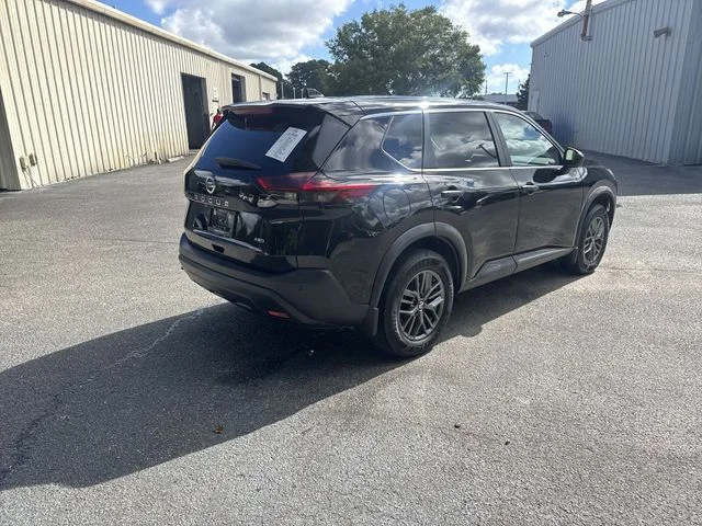 Used 2021 Black Nissan S image 5