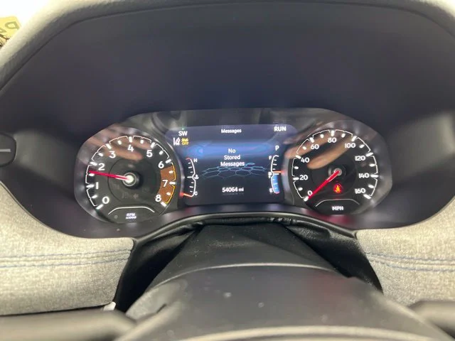 Used 2024  Jeep Latitude image 16