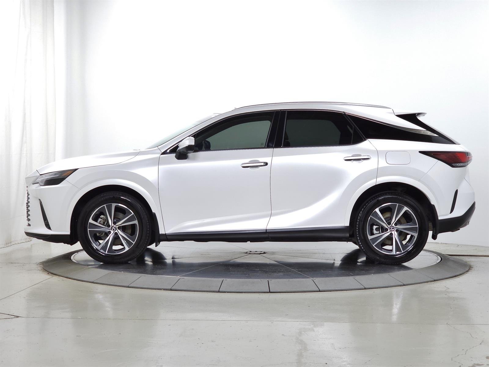 Used 2024 White Lexus PREMIUM image 4