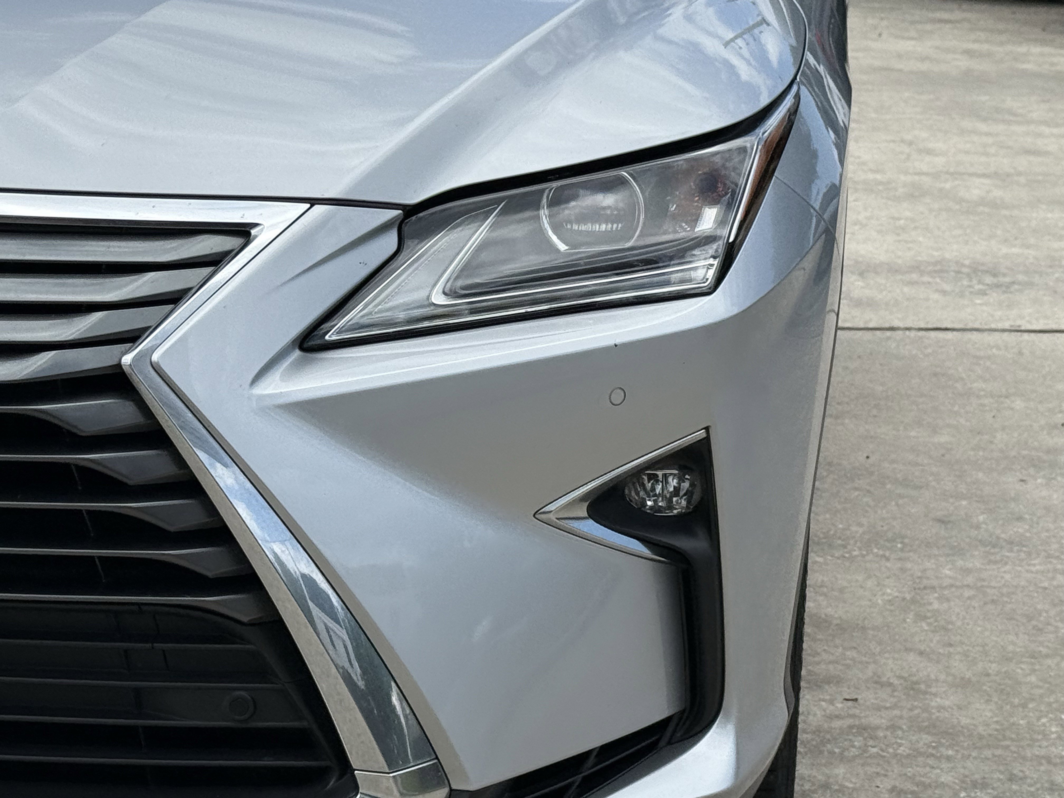 Used 2018 Silver Lexus RX 350L Premium image 10