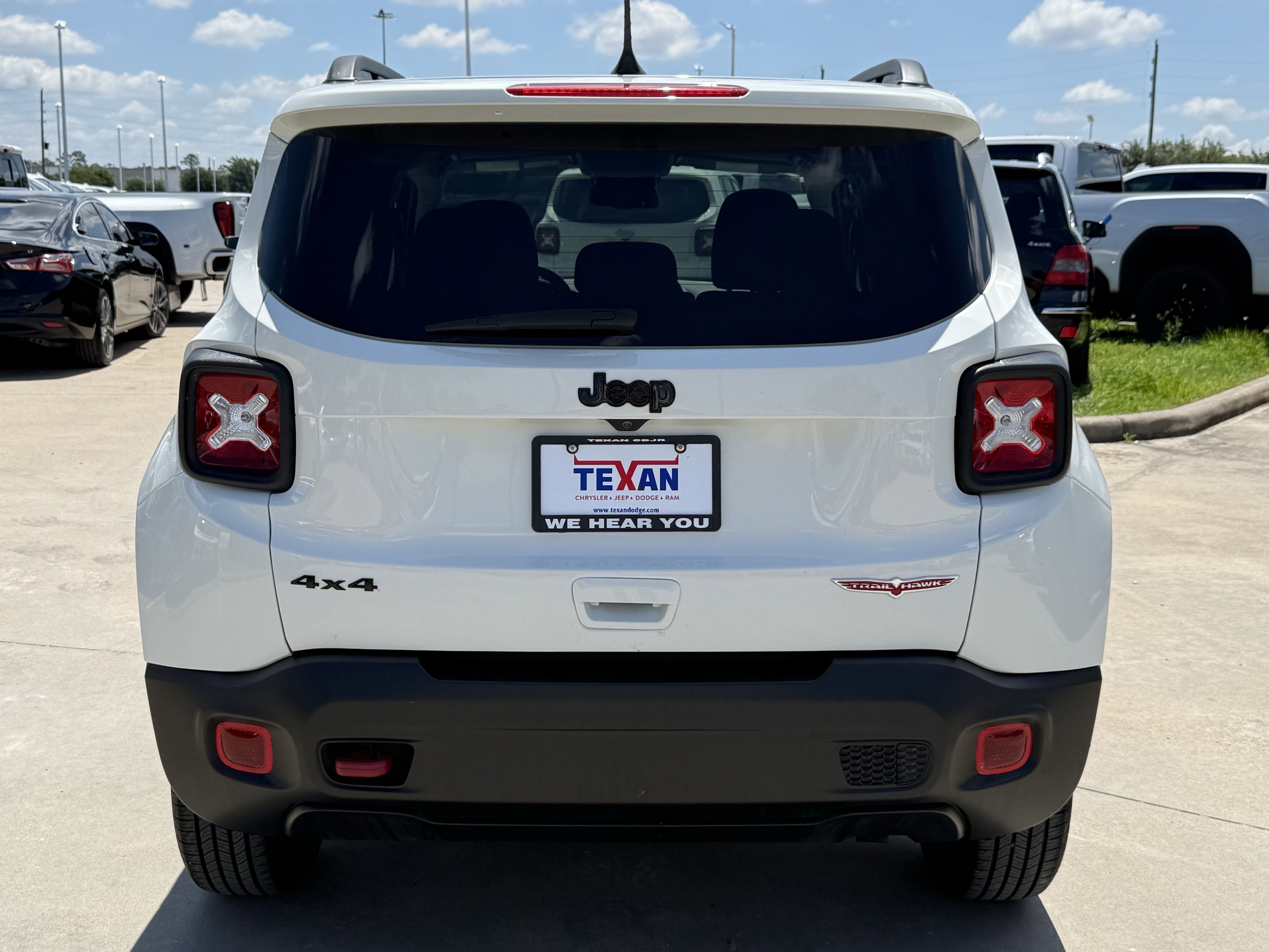 Used 2023 Alpine White Clearcoat Jeep Trailhawk image 5