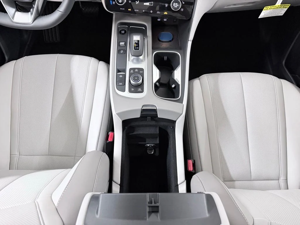 New 2027 RADIANT WHITE INFINITI Luxe FWD image 29