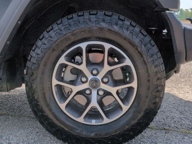 Used 2023 Black Jeep Sport S image 11