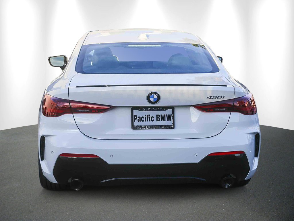 2026 BMW 4 Series photo 5