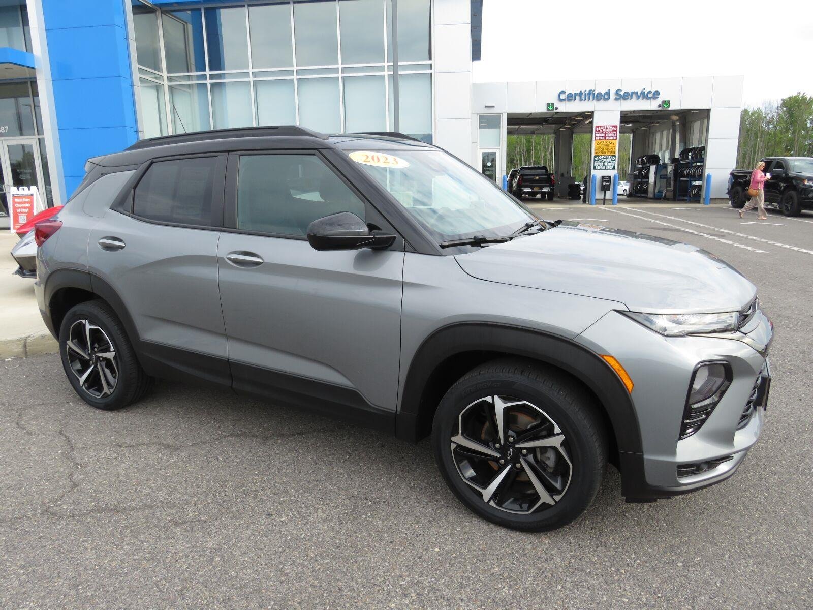 Used 2023 Sterling Gray Metallic Chevrolet RS image 4