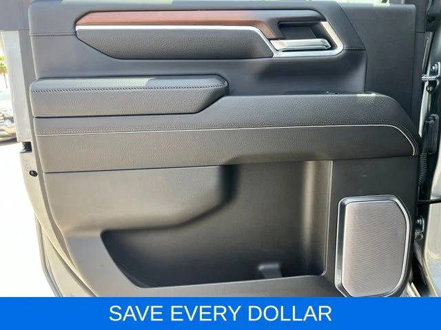 Used 2025 Silver GMC Denali image 25