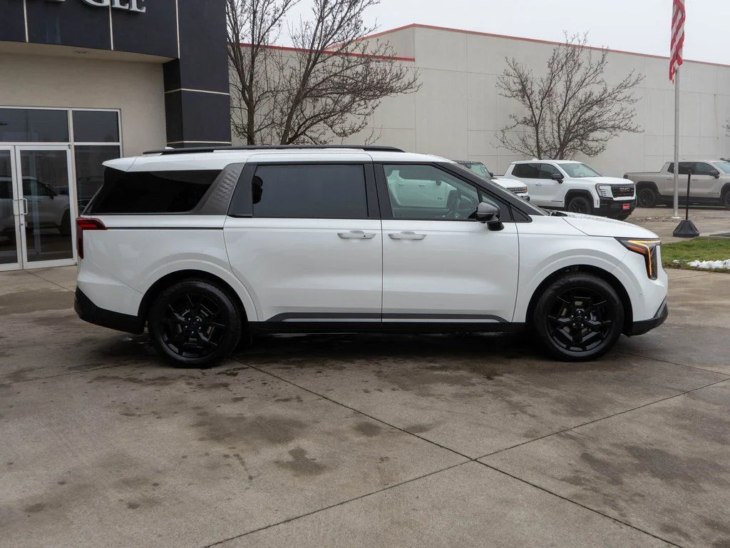 New 2026 Snow White Pearl Kia SX Prestige image 8