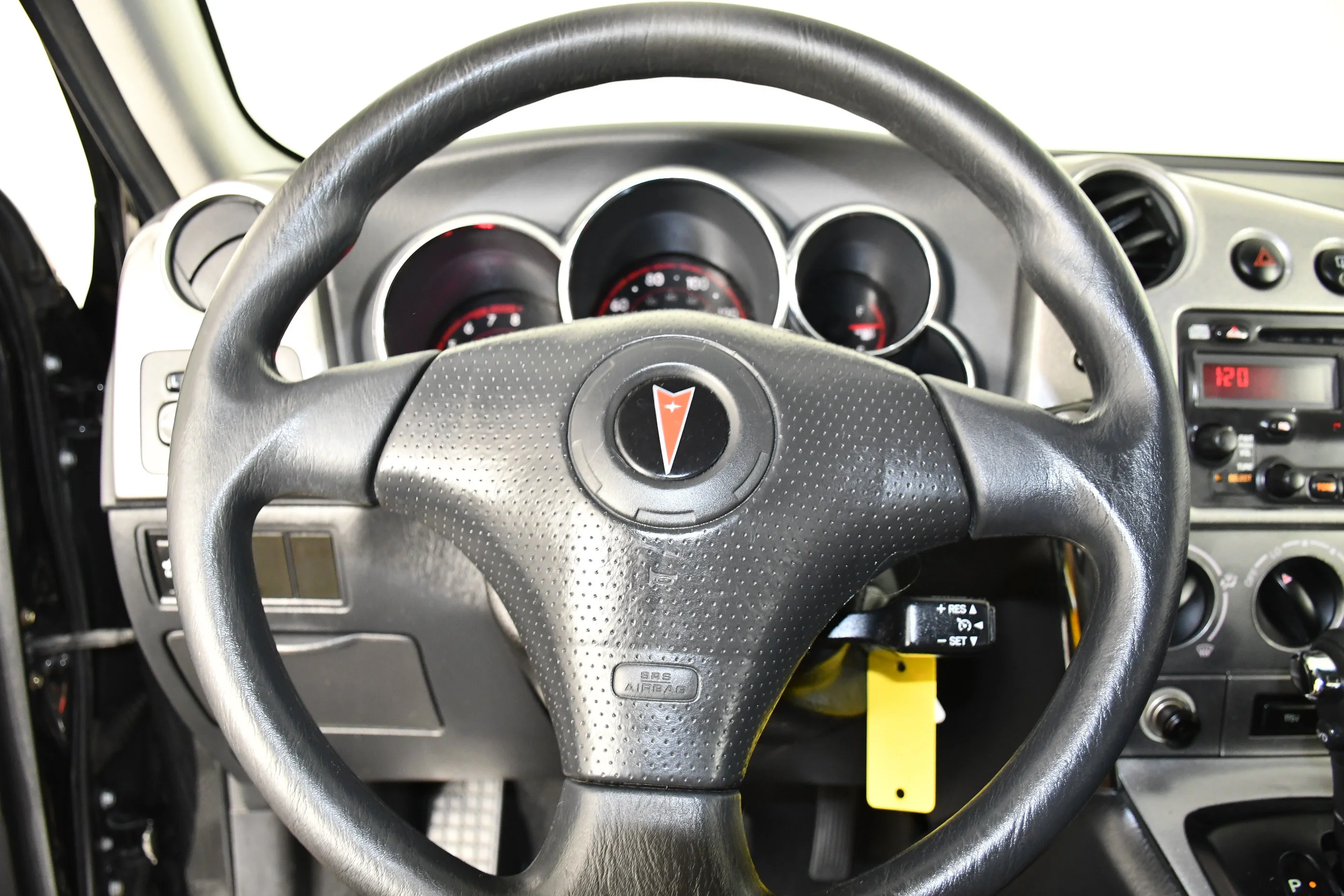 Used 2005 Abyss Black Pontiac Base image 19