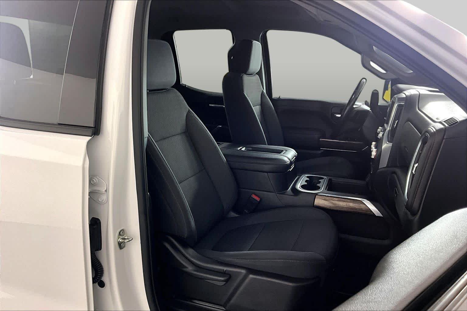 Certified Used 2021 SUMMIT WHITE GMC Elevation image 9