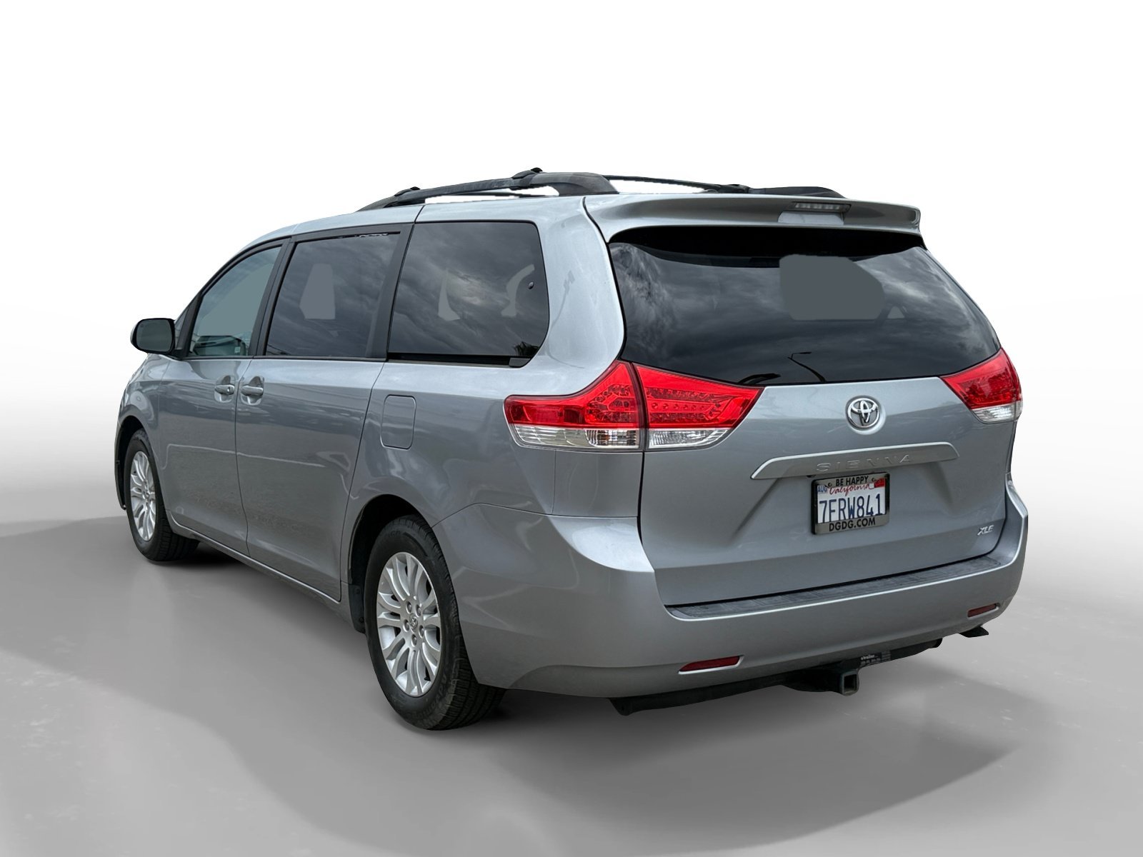 Used 2014 Silver Sky Metallic Toyota XLE image 3