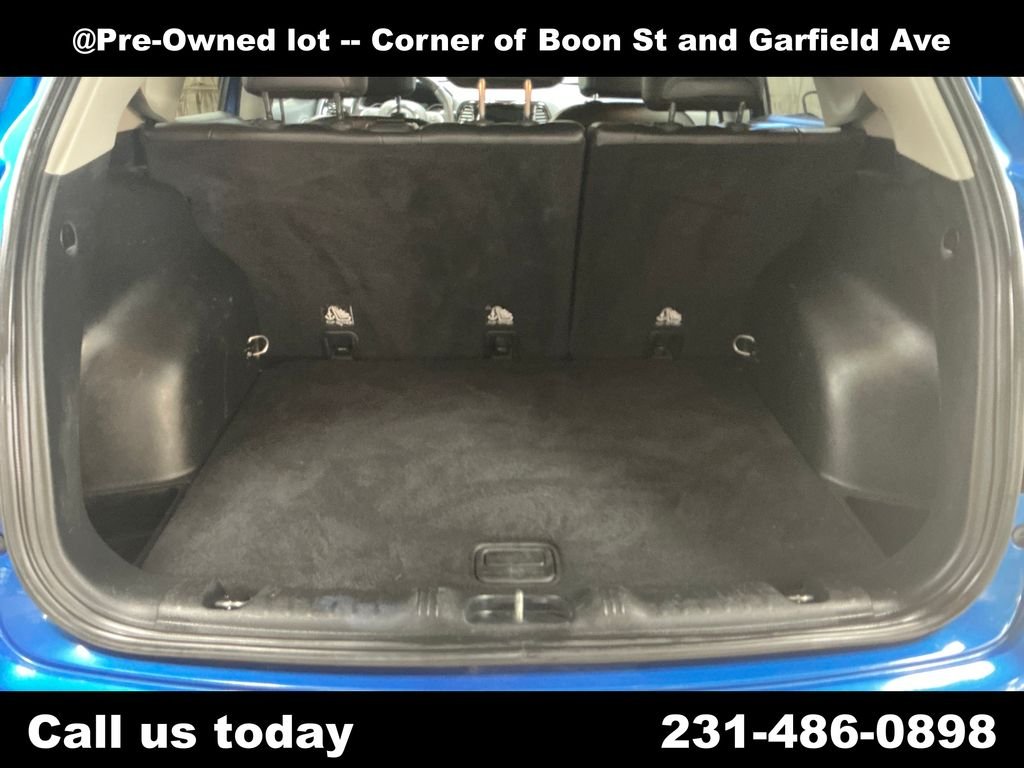Used 2018 Blue Jeep Limited image 28