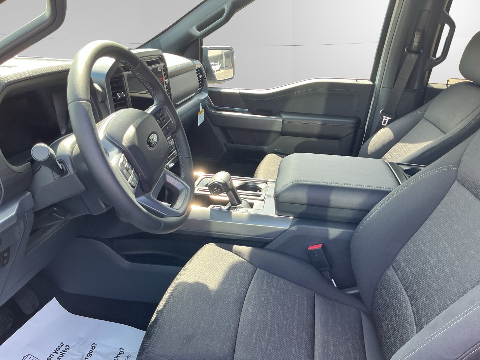 New 2026 Oxford White Ford XLT image 9