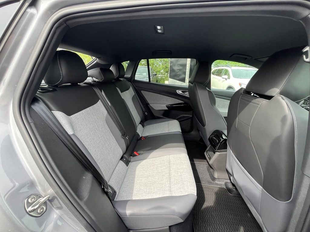 Used 2025 Silver Volkswagen Pro image 24