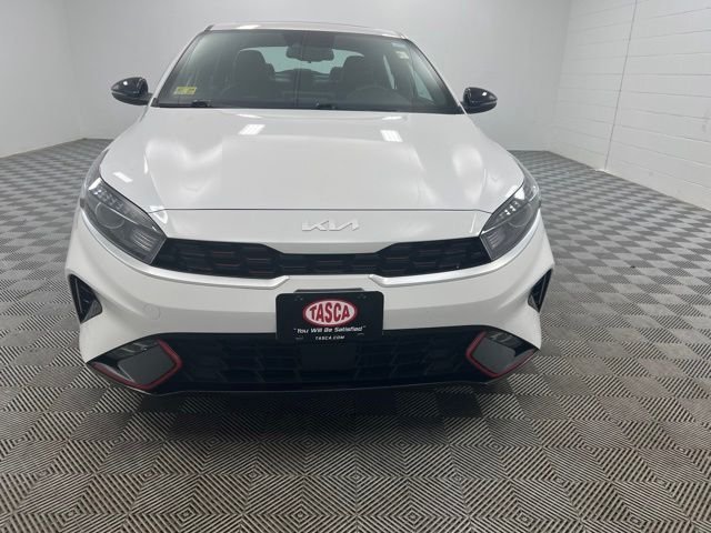 Used 2024 Snow White Pearl Kia GT-Line image 3