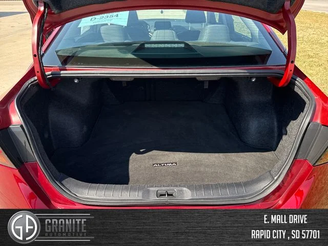 2025 Nissan Altima SV - Photo 22