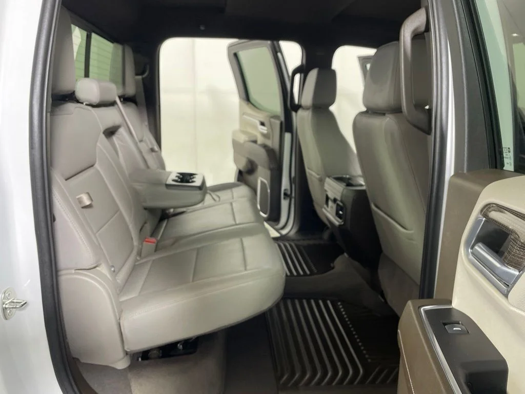Used 2024 Summit White Chevrolet LT image 23