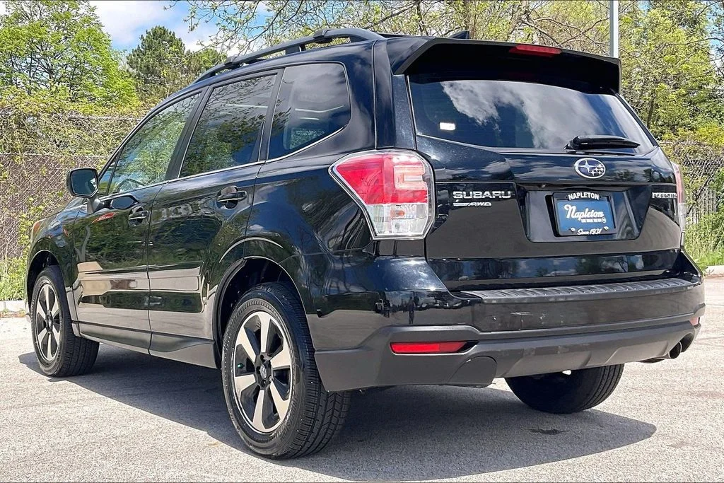 Used 2018 Black Subaru 2.5i Limited image 10
