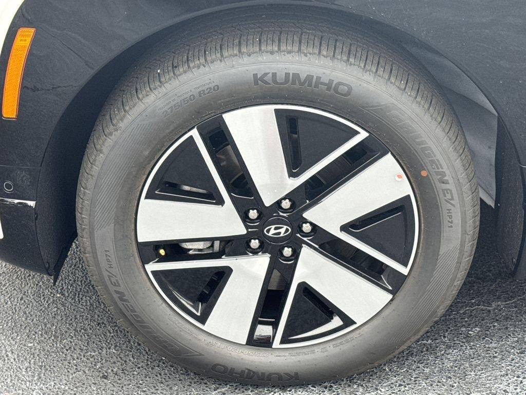 New 2026 White Hyundai SEL image 11