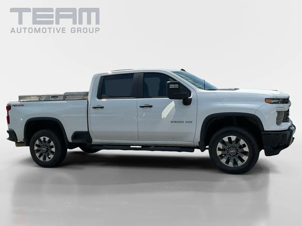 Used 2024 White Chevrolet Custom image 8