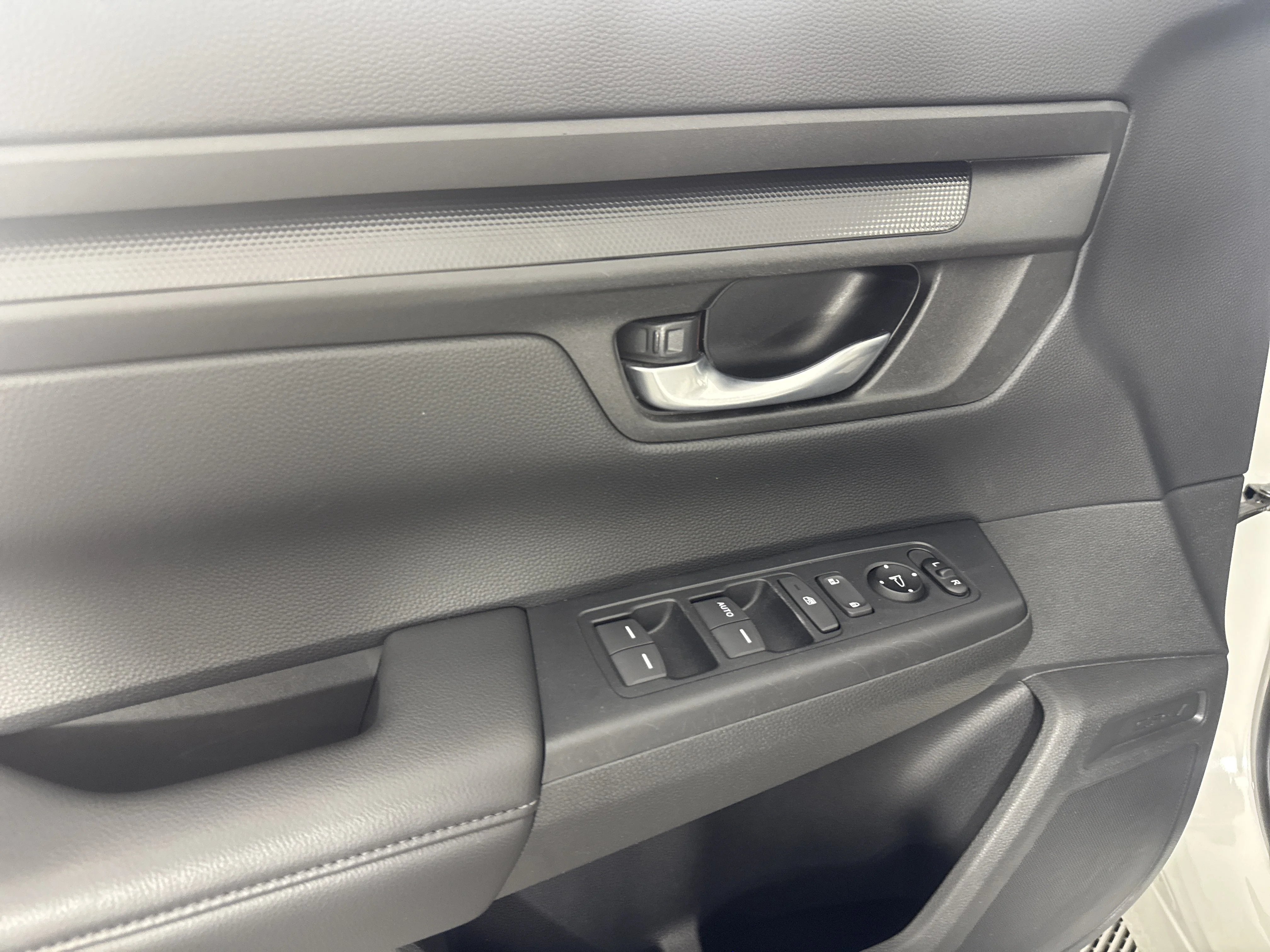 2023 Honda CR-V LX - Photo 15
