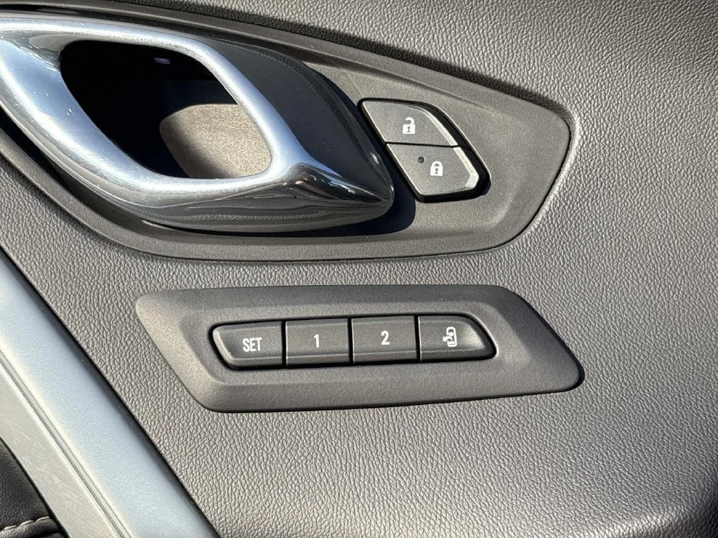 Used 2016 NIGHTFALL GRAY METALLIC Chevrolet 2SS image 14