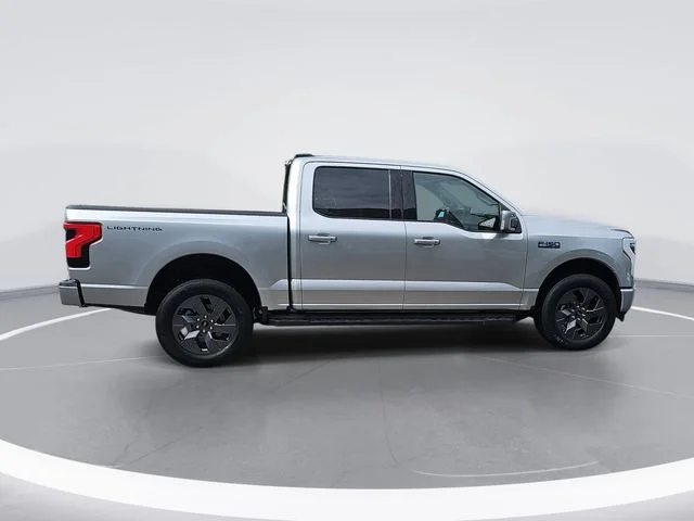 Used 2025 Silver Ford Lariat image 6