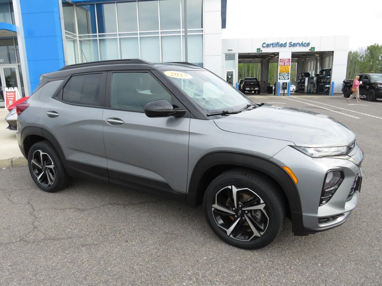 Used 2023 STERLING GRAY METALLIC Chevrolet RS image 4