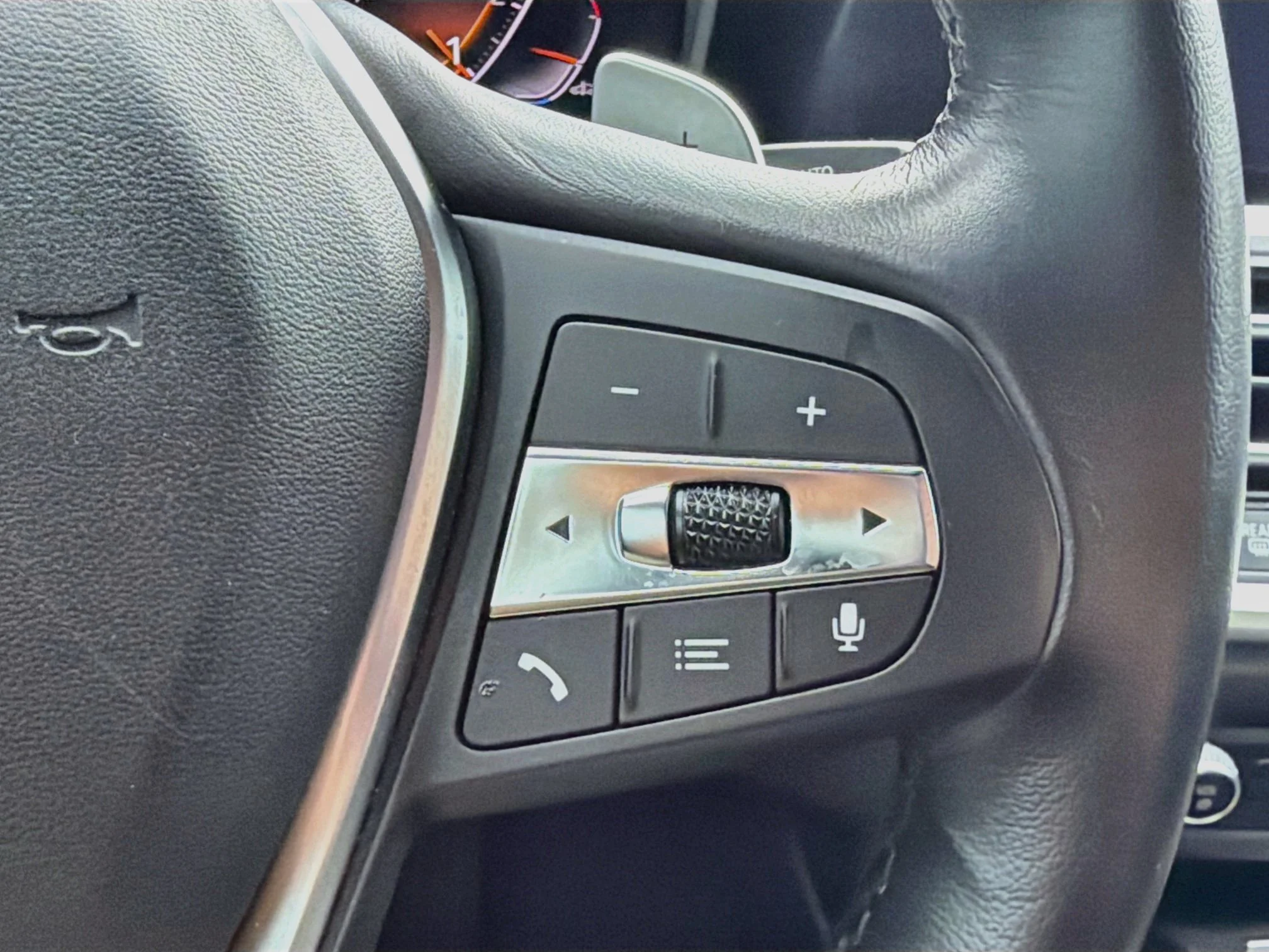 Used 2022 Mineral Grey Metallic BMW 330i image 37