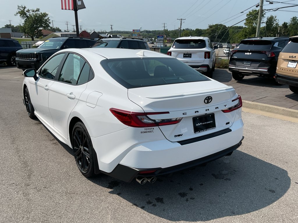 Used 2025 Ice Cap Toyota SE image 7