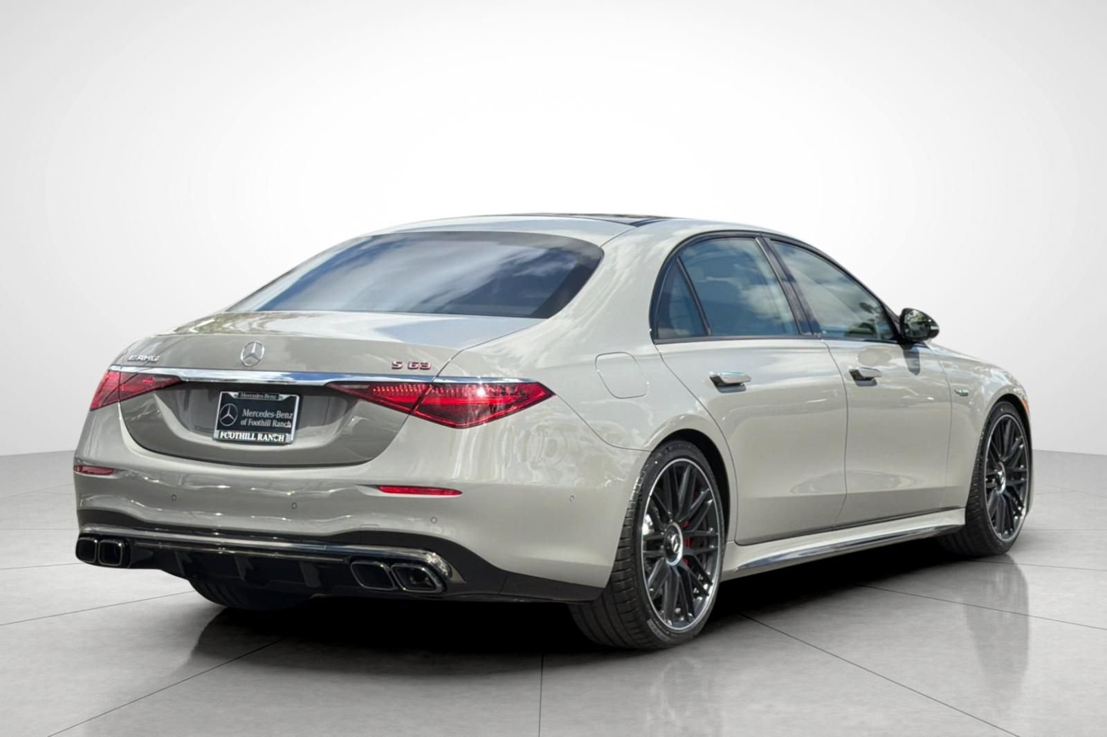 New 2026 MANUFAKTUR Exclusive Arabian Grey Non-Metallic Mercedes-Benz S 63 E AMG® image 12