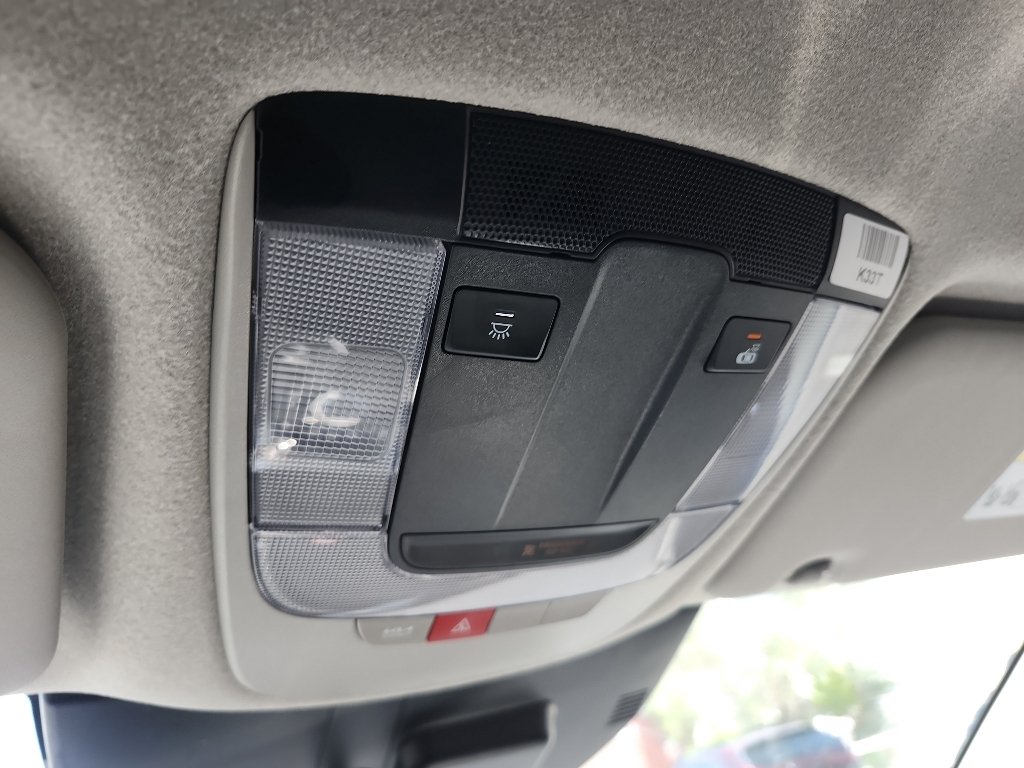 Used 2023 Cityscape Green Kia Wind image 28
