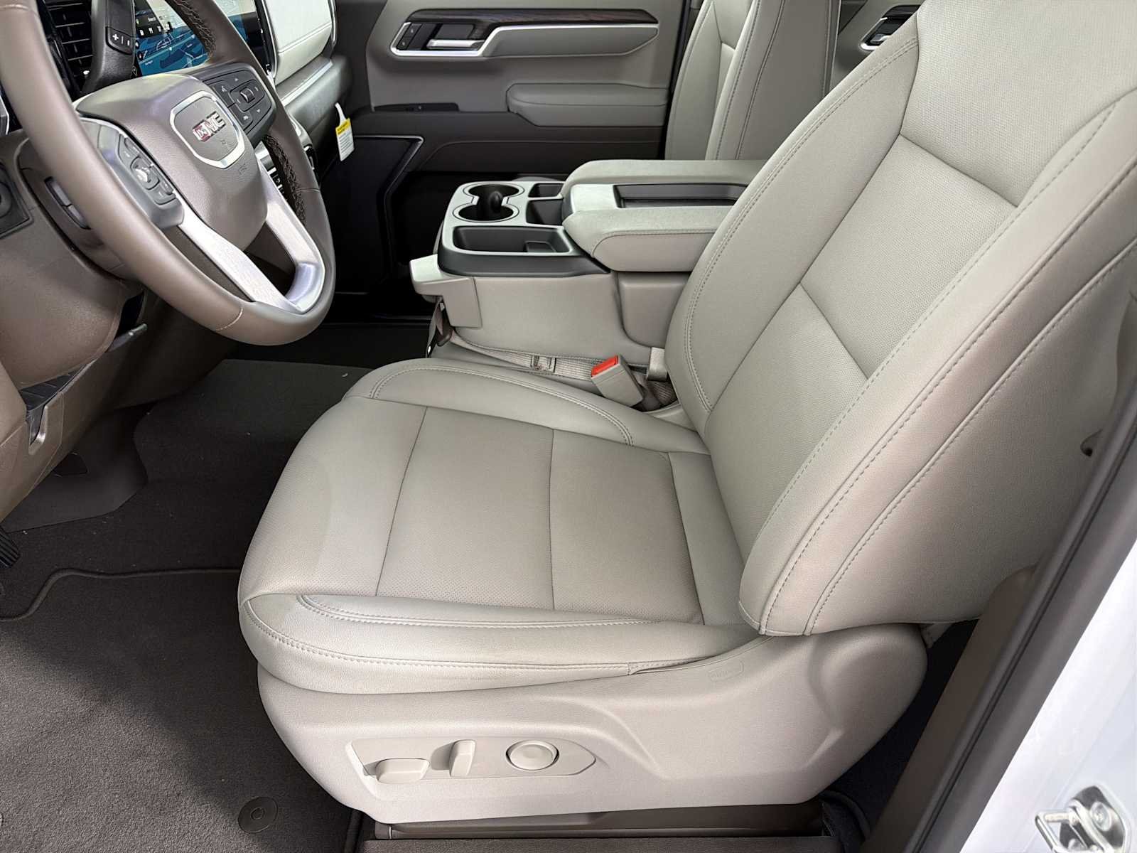 New 2026 Glacier White Tricoat GMC SLT image 7