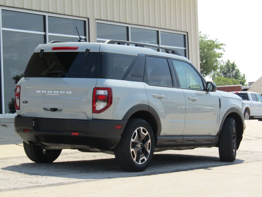 Used 2023 Green Ford Outer Banks image 3