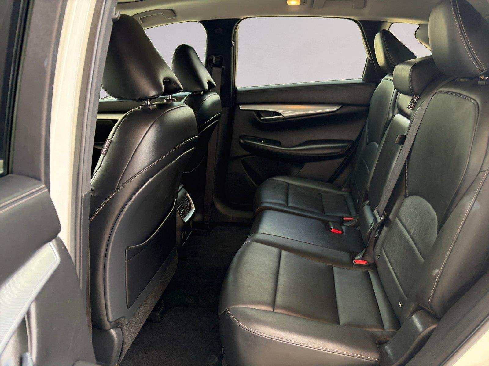 Used 2019 Lunar White INFINITI LUXE image 13