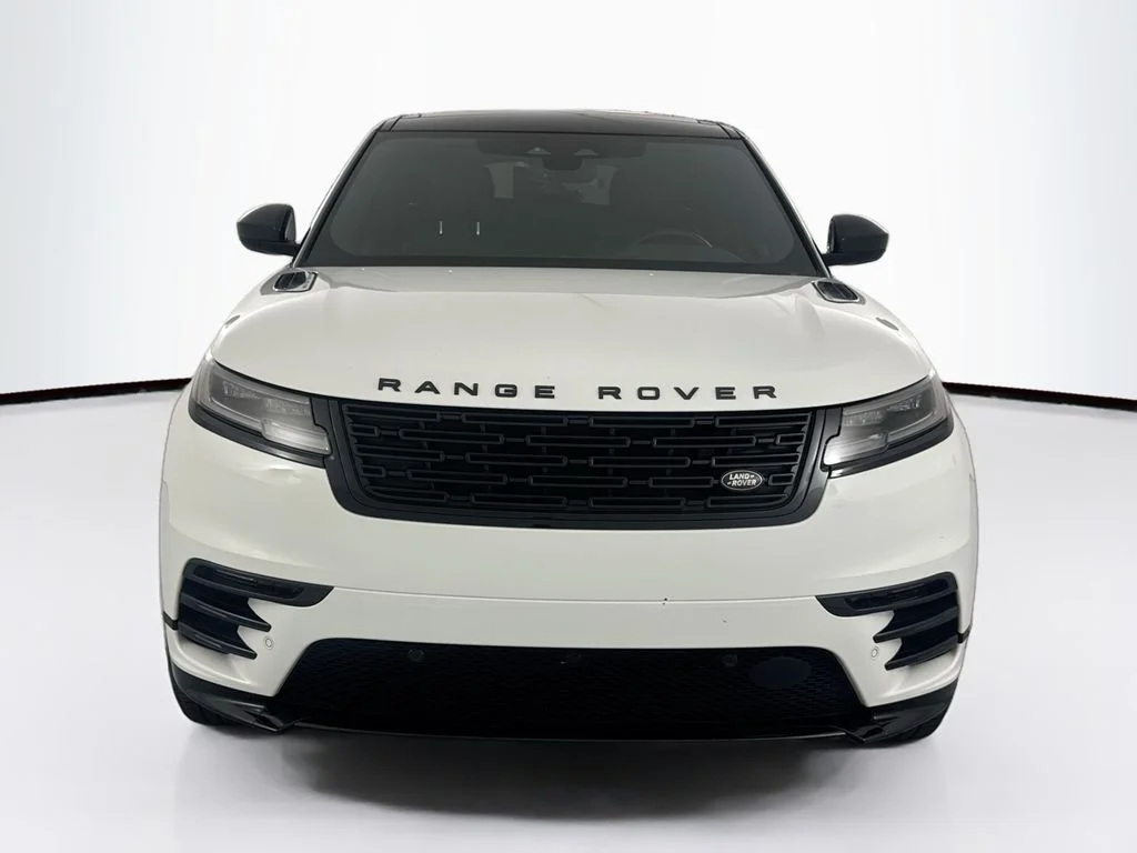 Certified Used 2025 White Land Rover Dynamic SE image 2