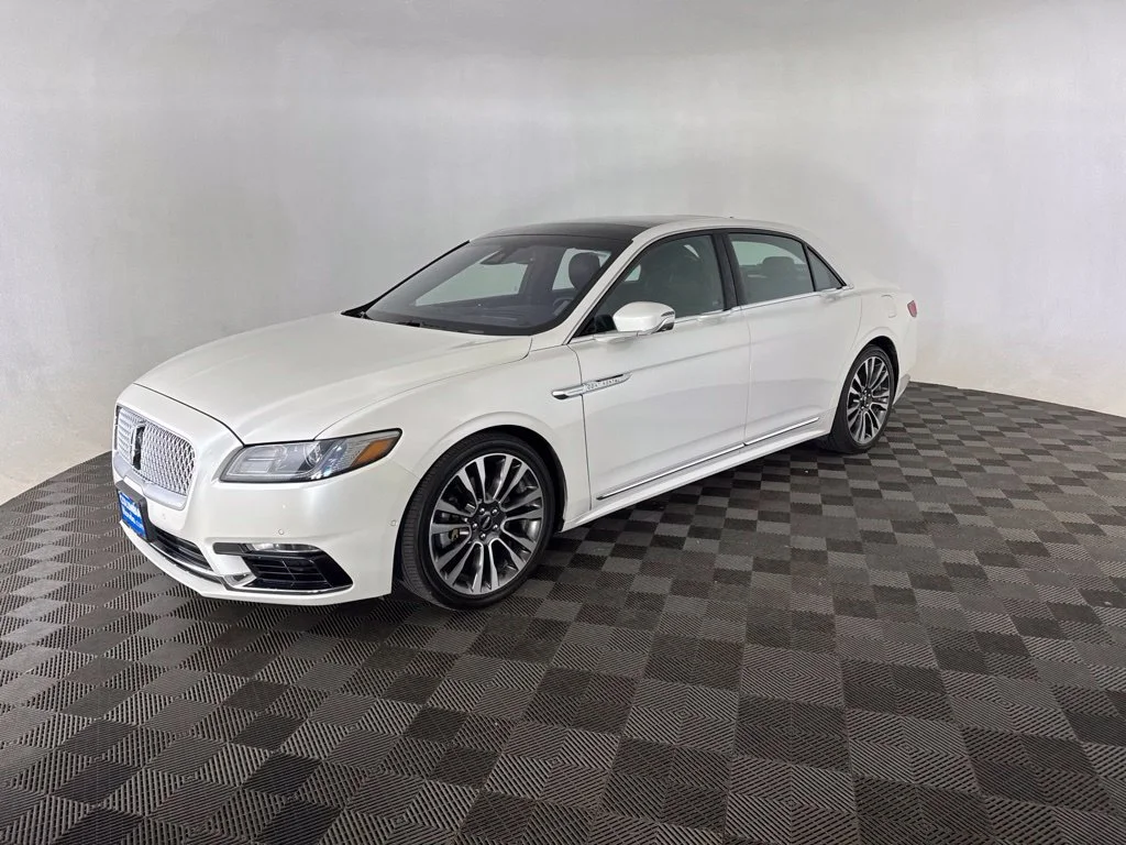 Used 2018 White Lincoln Select image 3