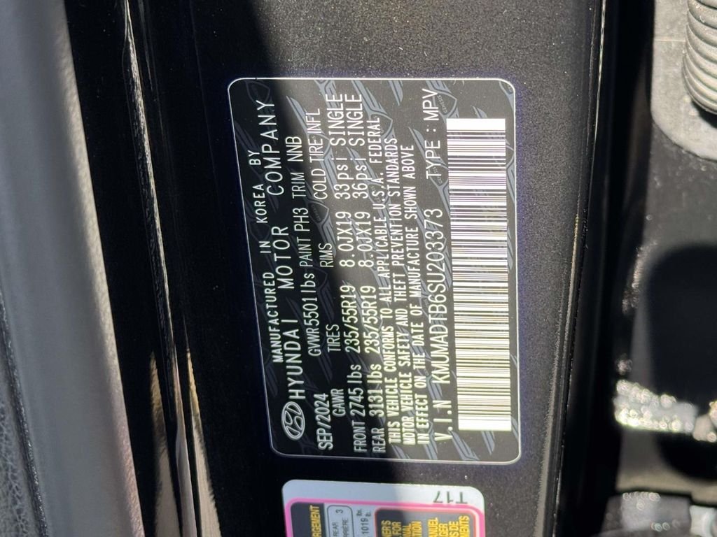 Used 2025 Black Genesis 2.5T image 15