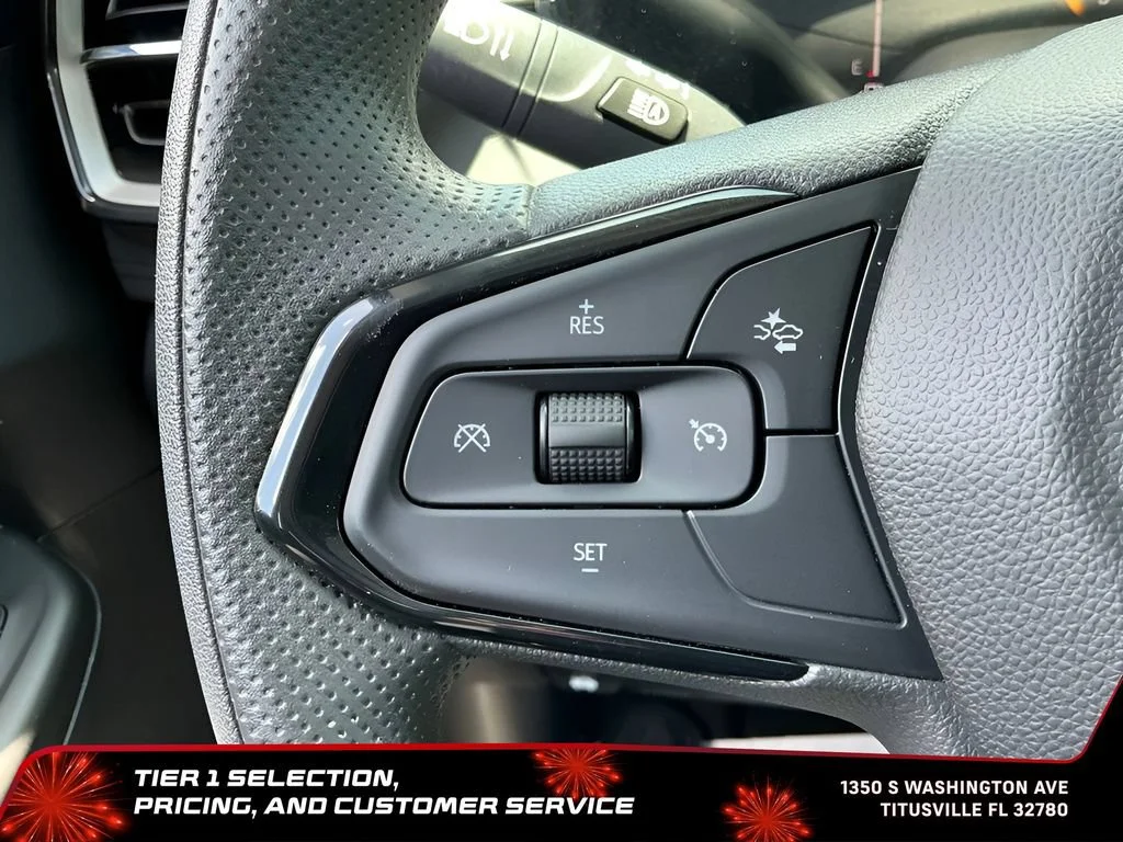Used 2025 Mosaic Black Metallic Chevrolet LT image 21