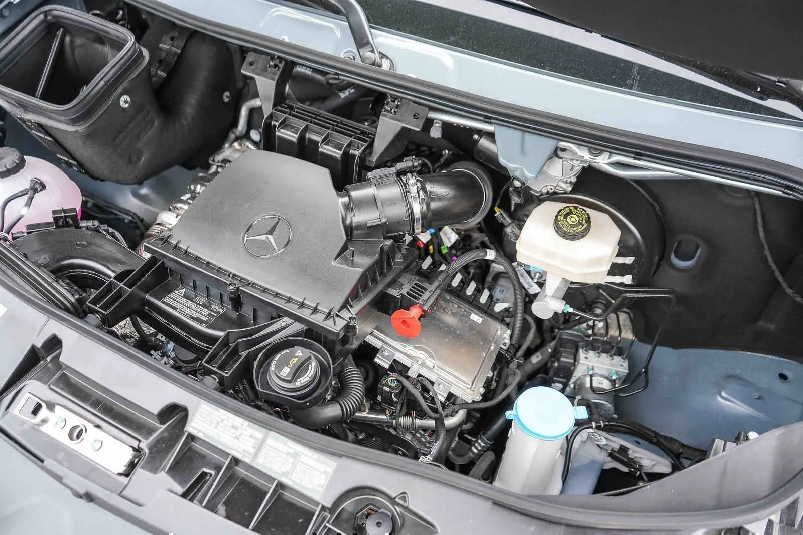 New 2026 Blue Gray Mercedes-Benz Cargo 144WB High Roof RWD 2.0L I4 Diesel Turbo SO image 32