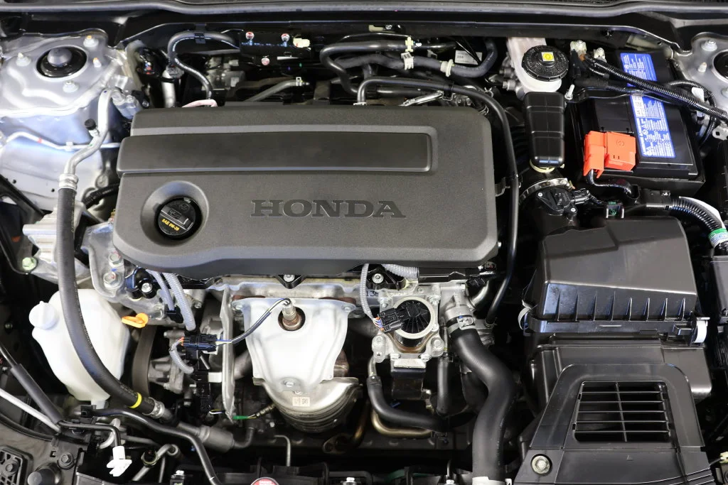 Certified Used 2025 Solar Silver Metallic Honda Sport image 27