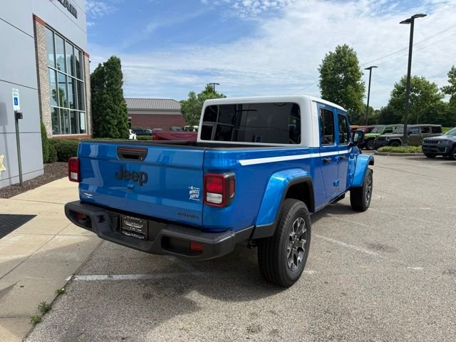 New 2026 Hydro Blue Pearl-Coat Exterior Paint Jeep Sahara image 7